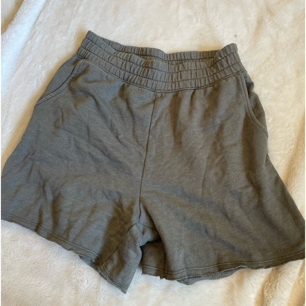 American eagle women’s green high waisted sweatshorts